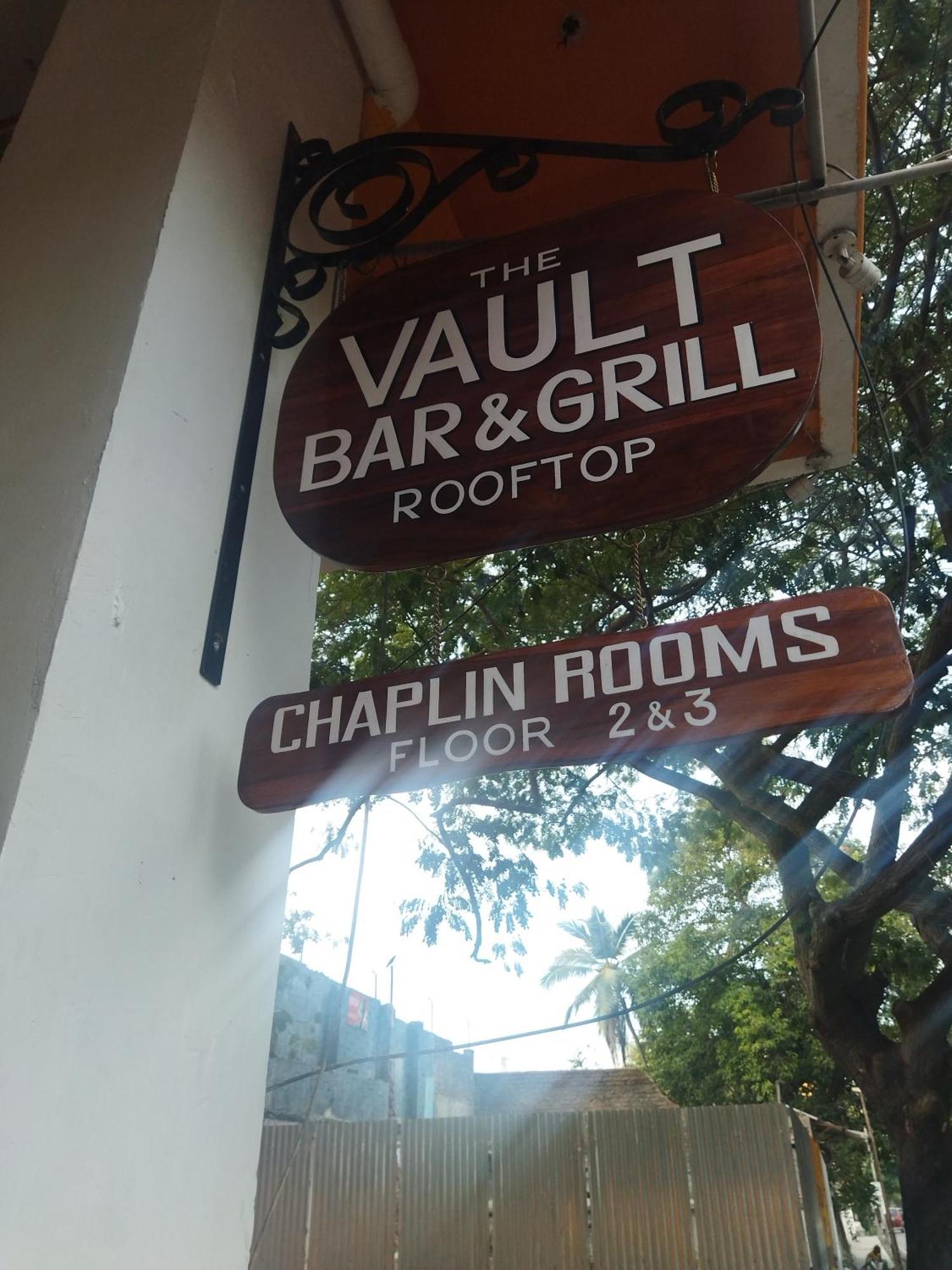 Chaplin Hotel Пондичерри Экстерьер фото