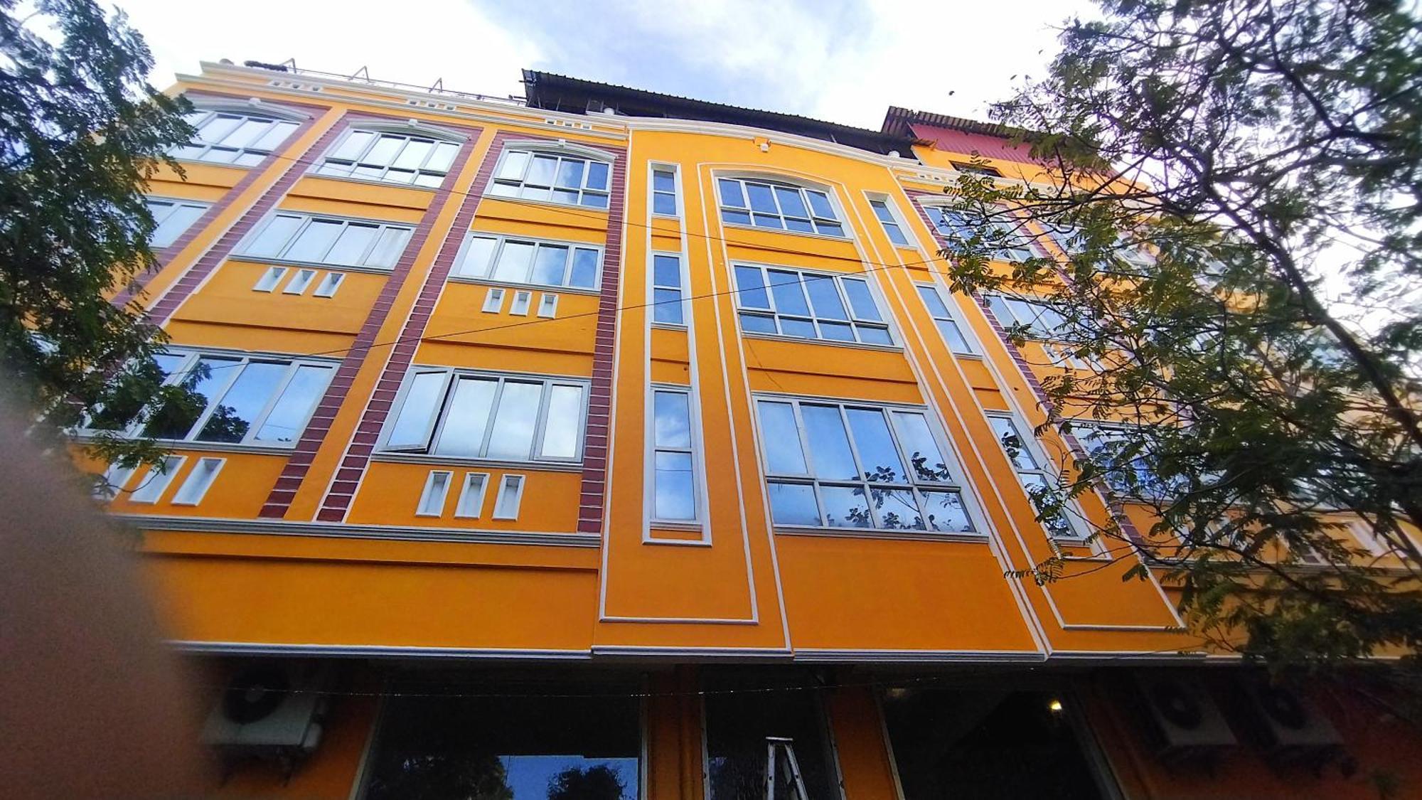 Chaplin Hotel Пондичерри Экстерьер фото