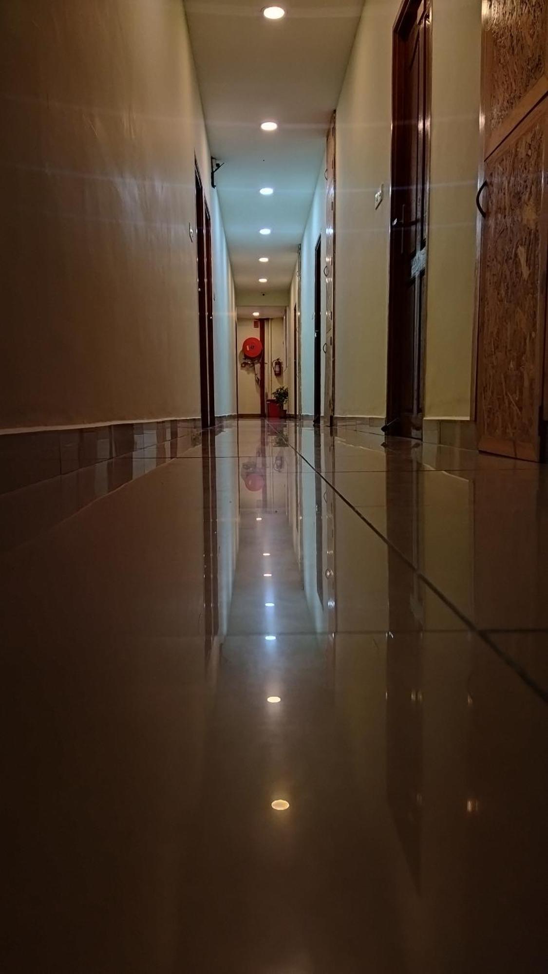 Chaplin Hotel Пондичерри Экстерьер фото