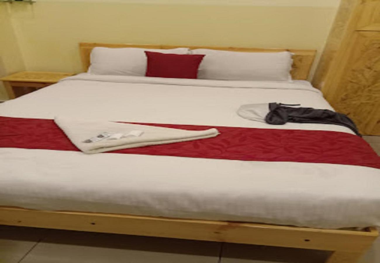 Chaplin Hotel Пондичерри Экстерьер фото