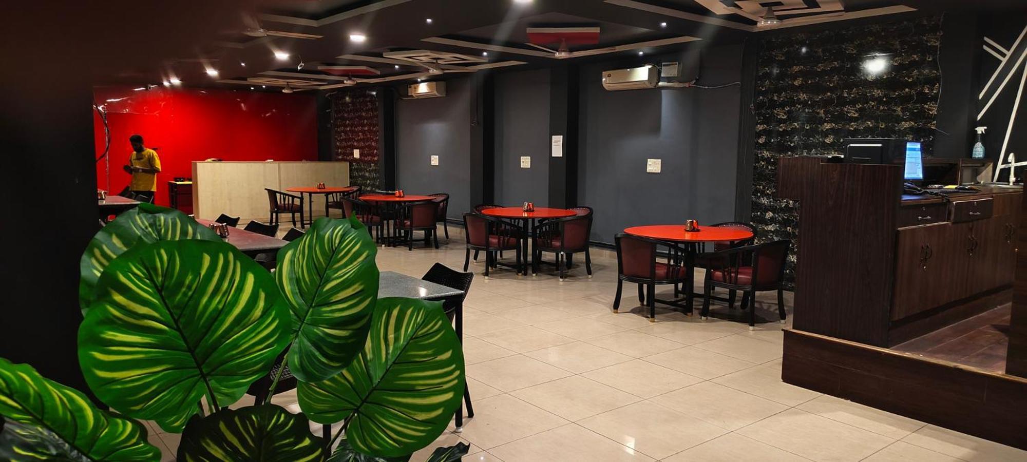 Chaplin Hotel Пондичерри Экстерьер фото